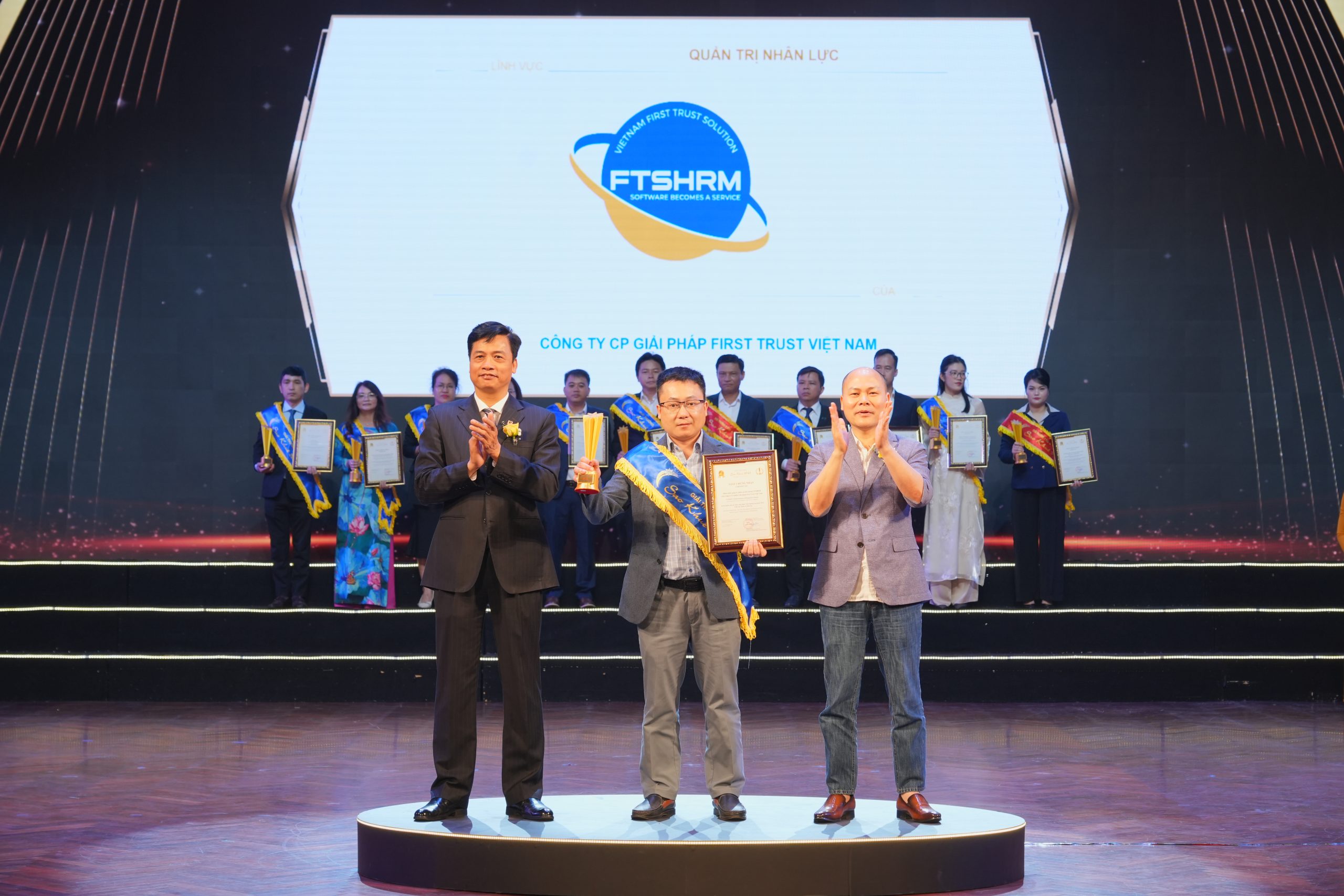 FTHSRM - Giải pháp quản trị nhân sự tiền lương cho doanh nghiệp được vinh danh tại giải thưởng Sao Khuê 2025